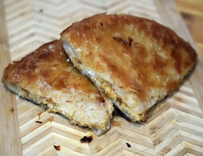 Burek sa belim mesom