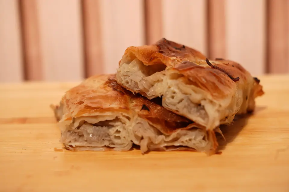 Pita sa krompirom presek